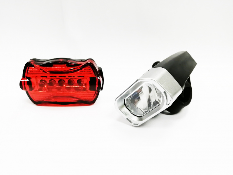 Фонари перед+задн. пл. QX-T0698, 1 5 LED, 5xAAA, 3265424 Фонари перед+задн. пл. QX-T0698, 1 5 LED, 5xAAA, 3265424