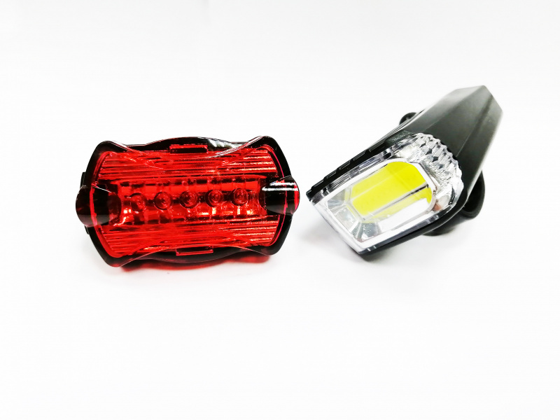 Фонари перед+задн. пл. QX-T0198, LED лента 5 LED, 3 5 реж. 5xAAA, 3265423 Фонари перед+задн. пл. QX-T0198, LED лента 5 LED, 3 5 реж. 5xAAA, 3265423